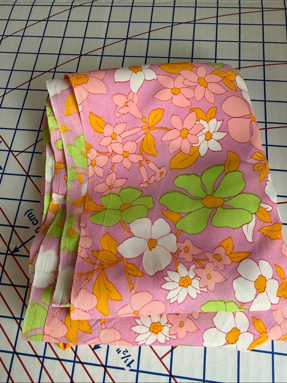 Vintage 1970s Pink Mod Floral Polyester Crepe Fabric 2¾ Yards x 48 Retro